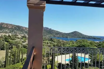 Image de Studio Cap Estérel rénové climatisé \nvue mer panoramique imprenable 5 mn plage