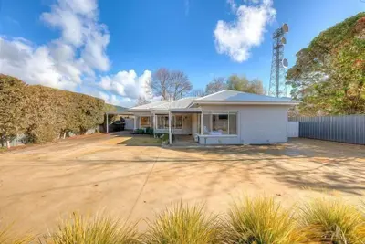 Image de Home on Hawthorn, Bright