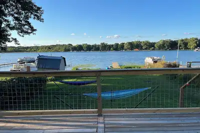 Image de Relax and unwind at the Cozy Cabin on Heaton Lake.