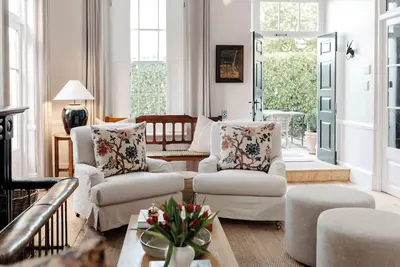 Image de Spacious 5-bedroom villa in Cape Town with Ac, WiFi, Pool and Pizza Oven