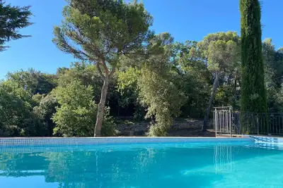 Image de En Provence, grande villa avec piscine, 3400 m2 de jardin, Ă 30 mn d'Avignon