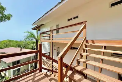 Image de Ocean View 1-bedroom condo with Ac and WiFi in fantastic West End