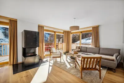 Image de Luxury 3 Bedroom Apartment with Jacuzzi Rahas B Grimentz - By Mrs Miggins