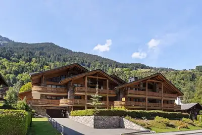 Image de Magnificent apartment with jacuzzi at the foot of the Champéy gondola - By Mrs Miggins
