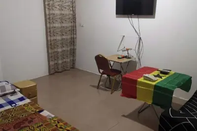 3-bedroom apartment in welcoming Accra with Ac, WiFi. Enjoy your stay