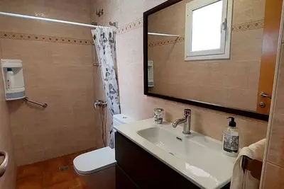 Image de Confortable Piso en Cornellà de Llobregat, muy Bien Comunicado