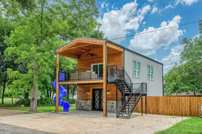Image de The Blue Slide Bungalow on Lake Texoma sleeps up to 8. Relax in luxury.