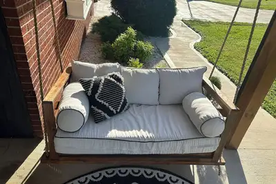 Image de 5 minutes from Lmu!