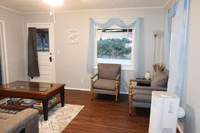 Image de Charming 2-bedroom house in delightful Darby with Ac