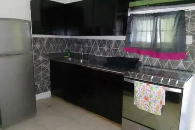 Charming 1-bedroom apartment in lovely Tower Isle with WiFi, fitness room