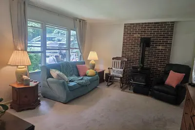 Image de Charming 3-bedroom cottage with Ac and WiFi at Higgins Lake.