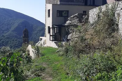 Image de A Scontra  \n\n\nNos tarifs s'entendent pour la location d'une chambre.