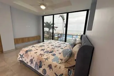 Image de Randi’s Oasis - The Pelican Room