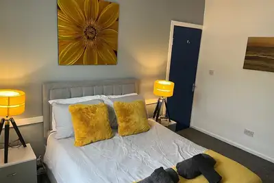 Image de Maison-Confort-Salle de bain privée séparée-Vue sur Rue-Byron Place