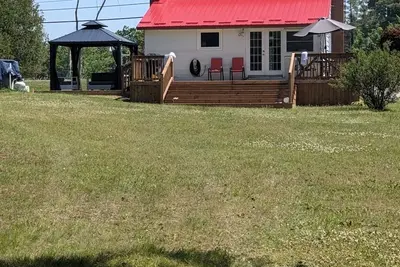 Image de Bancroft Beauty by Lake Tait-Outdoor Recreation / Pool.