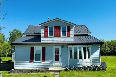 Image de Farmhouse on Green