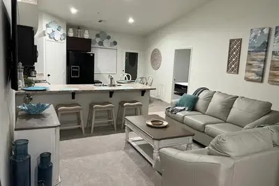 Image de Relaxing 3 bedroom 2 bath townhome great location. Close to hospitals & Mcas.