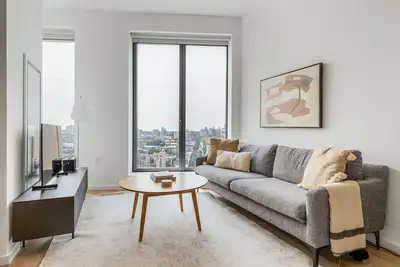 Image de Charming Clinton Hill 2br w/ Roof Pool, Doorman, W/D, by Blueground