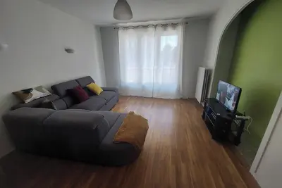 Image de Chambre à 10min du grand parc Miribel dans un appartement tout équipé