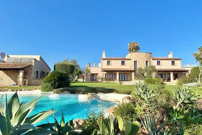 Image de Villa las Hermanas, an oasis with natural charm.