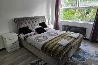 Image de A great place for working professionals/or the whole family