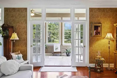 Image de Lakefront | Magnolia Gardens | Multiple Porchs