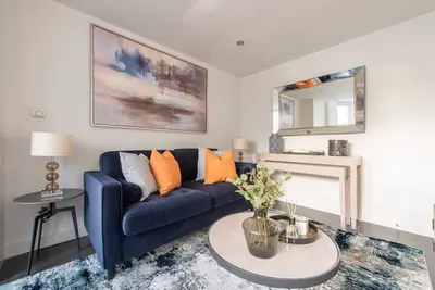 Image de Elevated Elegance: 1br 1ba Flat in Wellmeadow Rd