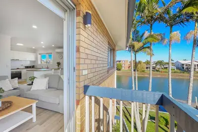 Image de Waterfront Apartment - Ideal for Couples!