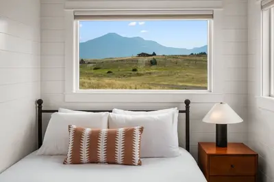 Image de One More Cast Cabin -a short walk to the Yellowstone River!