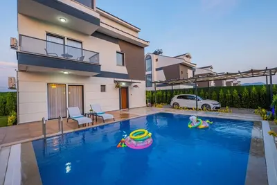 Villa Hk Serenity-Luxury villa with private pool close to the beach