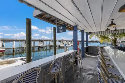 Image de Seconds from shopping, a scenic pier, restaurants, and the beach! - Bay-Breeze C