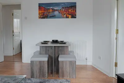 Image de stylish waterfront apartment