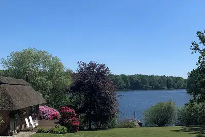 Image de Retreat by the lake, near Hamburg