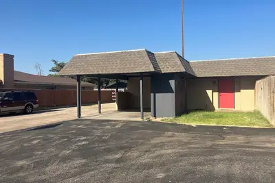 Image de New Listing Right At Home-Midland Cowboy Siesta Corner Lot w/ Patio & Cov'd Park