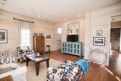 Image de Charming cottage in peaceful Taylor, Ms. Less than 9 miles from The Grove.