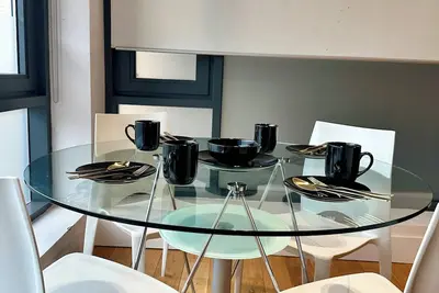 Image de Stylish Central Apartment 4 mins from station