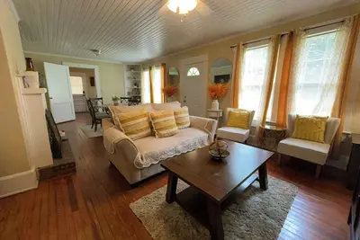 Image de 4-bedroom house in peaceful Valdosta 4 queen beds, 3 sofa beds w/ full amenities