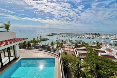 Image de 3 bedroom Ph w/ ocean, marina and mountain views, rooftop and private pool!