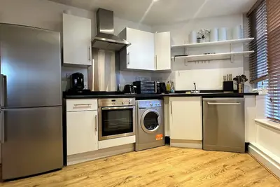 Image de Stylish Central Apartment 2mins from major station