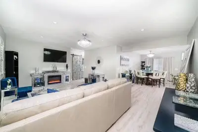 Image de Melrose Pet-Friendly 3br. Feel like royalty