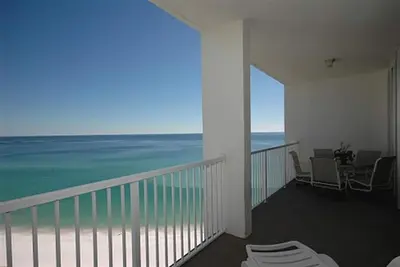 Image de 3-bedroom Penthouse Condo on White Sand Beach in Destin, Fl\nIncl. Beach Umbrella
