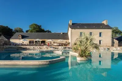 Image de Camping 5 étoiles - Parc aquatique - eebidc