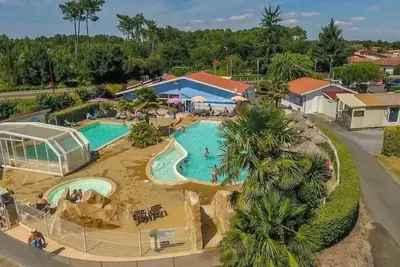 Image de Camping 4 étoiles - Piscine - eebifh