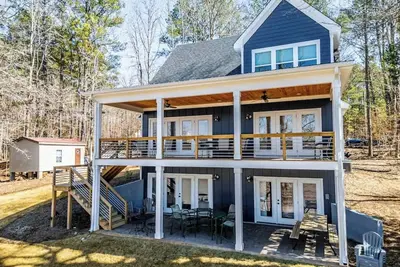 Image de Lyon's Den - 5bd, Sleeps 13, New Dock+ More