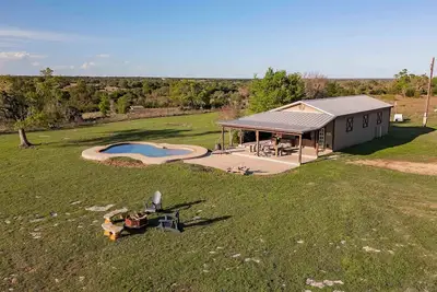 Image de Cozy, Romantic Country Escape With Pool & Sunset!