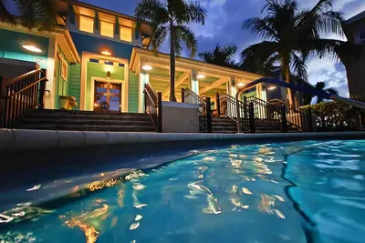 Image de Salty Anchor by Coastal Chic Vacations