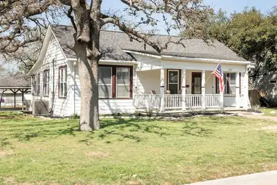 Image de The Grove: King Beds-100\" Tv-Close to Texas A&M