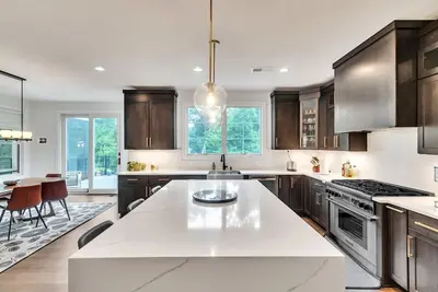 Image de Spacious 5-bedroom home, Family Friendly in delightful Oak Hill