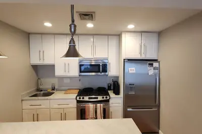 Image de Convenient and Charming 2-bedroom condo with Private Parking, in South Boston