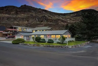 Image de Sunland Estates Oasis in Quincy - by the Gorge!